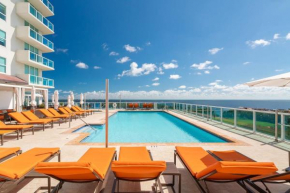 Cocktails & Coffee with bay & city view balconies